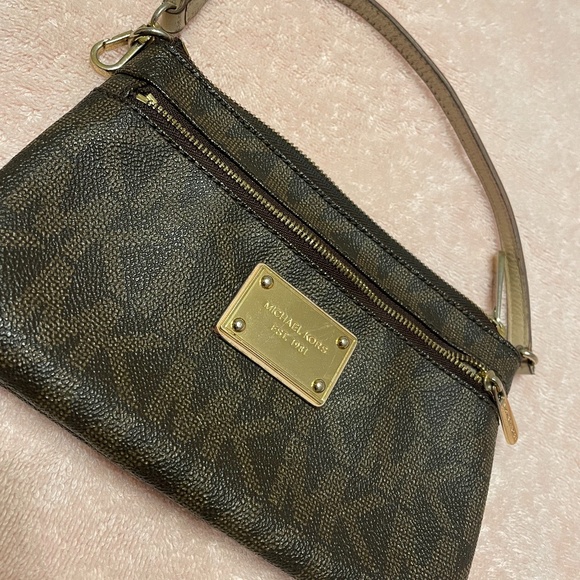 Michael kors small clutch - Picture 1 of 5